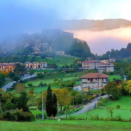 La Terrazza Sul Lago Turano Castel di Tora Extérieur photo