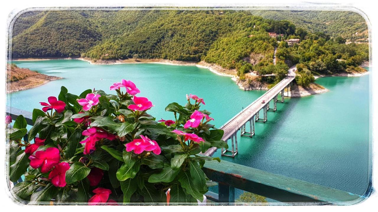 La Terrazza Sul Lago Turano Castel di Tora Extérieur photo