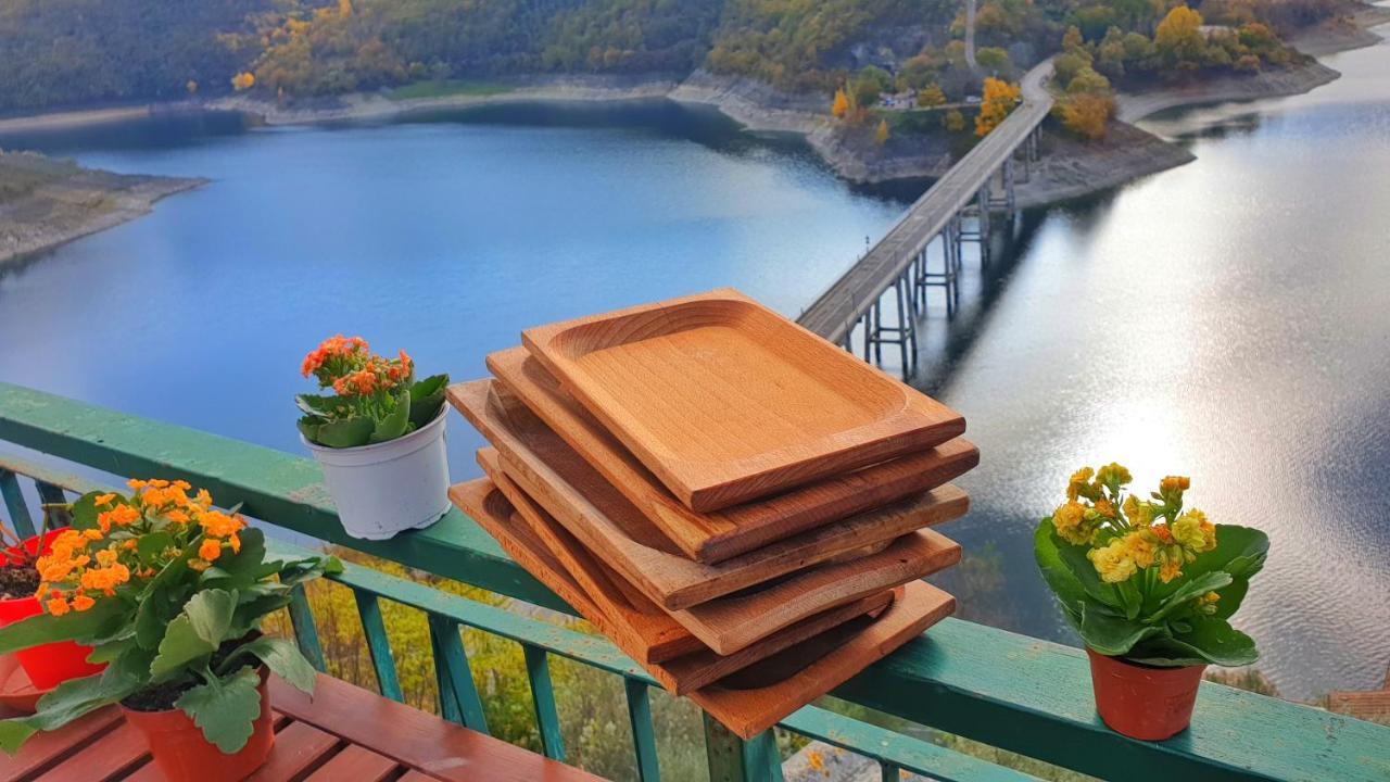 La Terrazza Sul Lago Turano Castel di Tora Extérieur photo