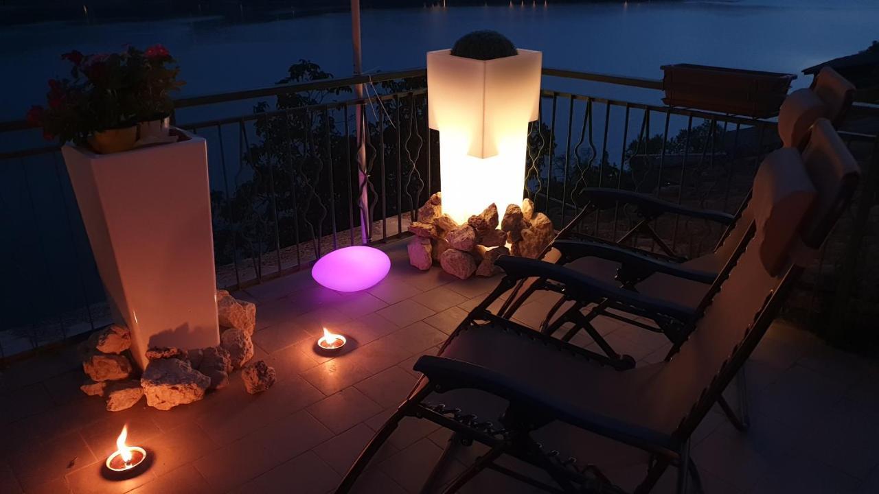 La Terrazza Sul Lago Turano Castel di Tora Extérieur photo