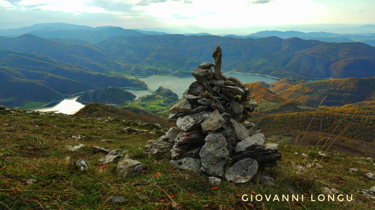 La Terrazza Sul Lago Turano Castel di Tora Extérieur photo