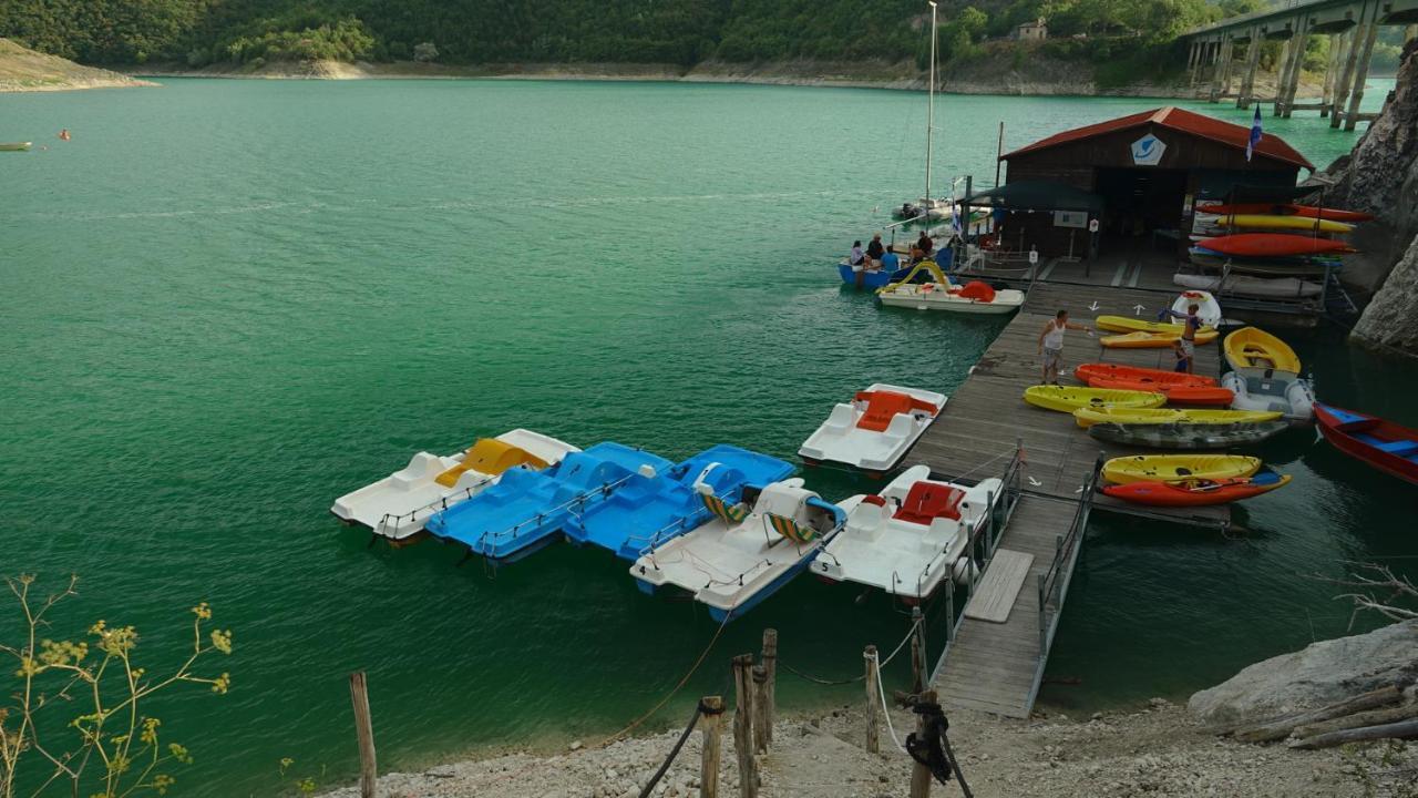 La Terrazza Sul Lago Turano Castel di Tora Extérieur photo