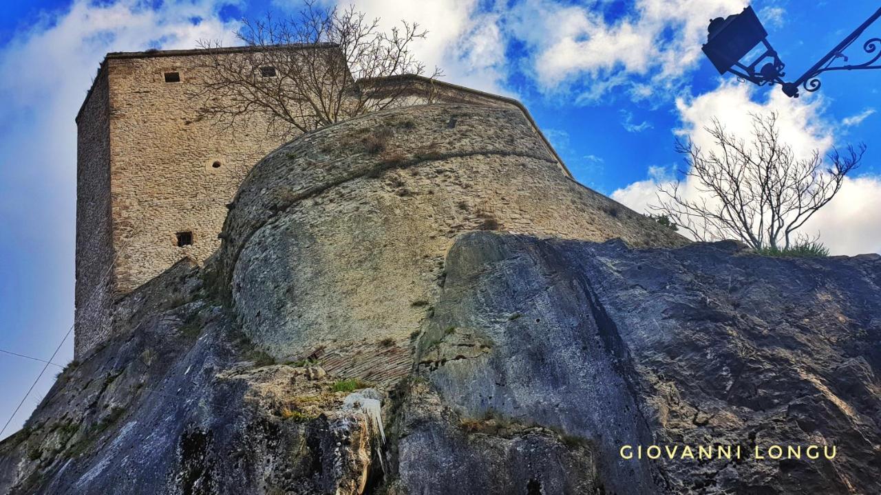 La Terrazza Sul Lago Turano Castel di Tora Extérieur photo