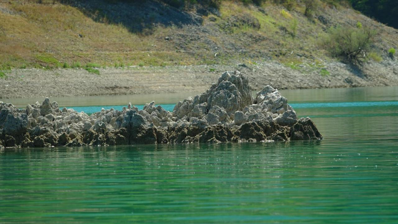 La Terrazza Sul Lago Turano Castel di Tora Extérieur photo