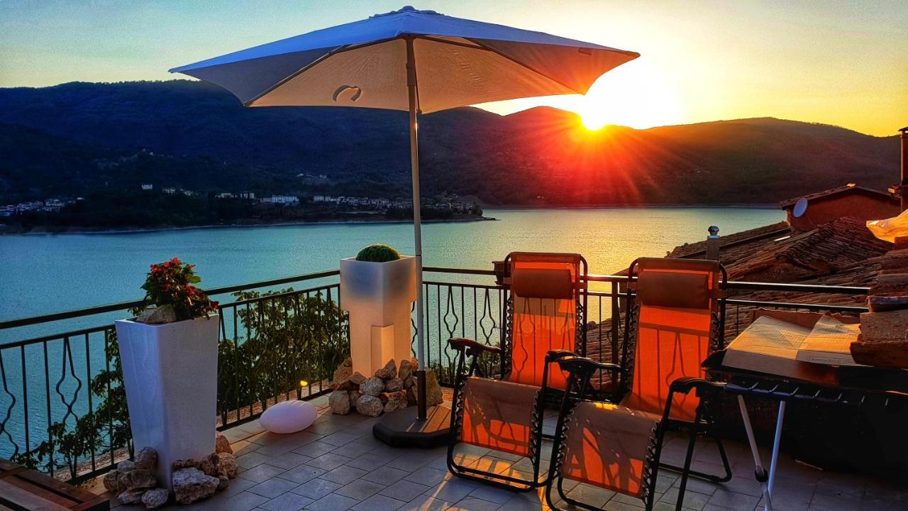 La Terrazza Sul Lago Turano Castel di Tora Extérieur photo