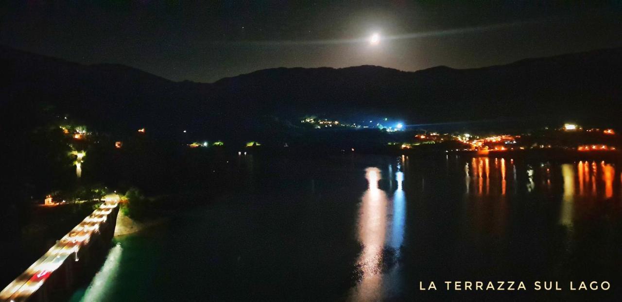 La Terrazza Sul Lago Turano Castel di Tora Extérieur photo