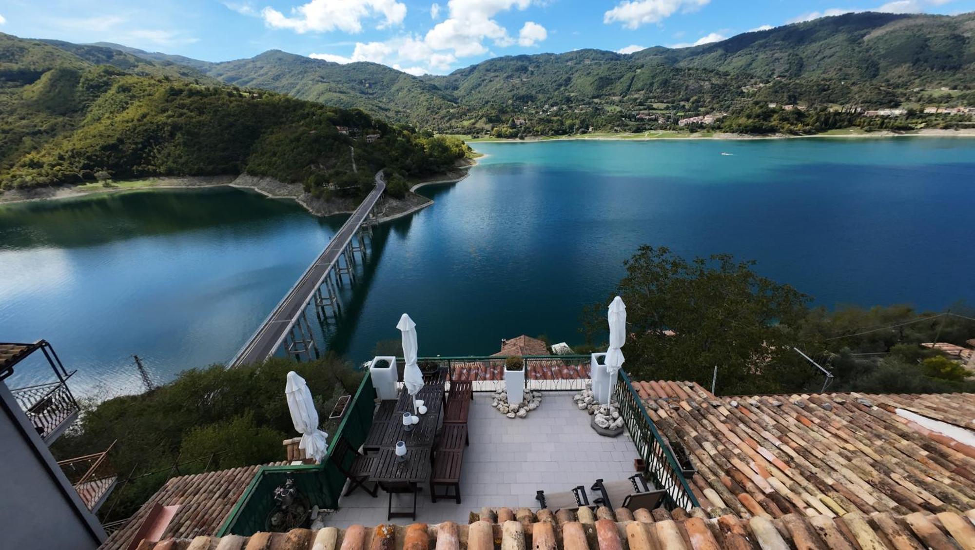 La Terrazza Sul Lago Turano Castel di Tora Extérieur photo